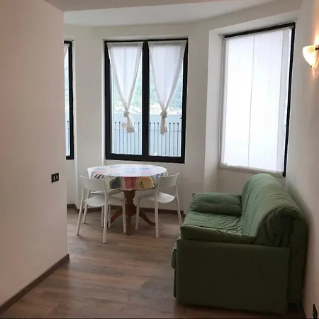 Delicious On Lakeside *