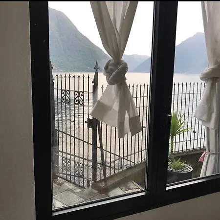 Delicious On Lakeside דירה