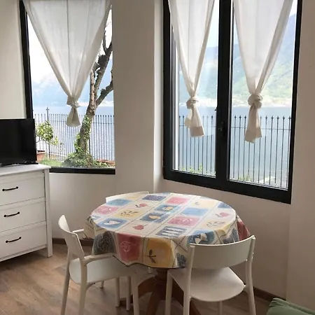 Delicious On Lakeside