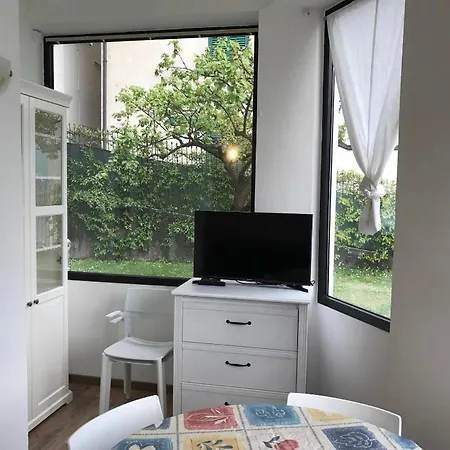 Delicious On Lakeside Colonno