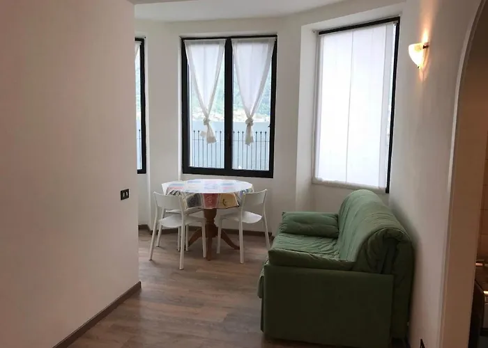 Delicious On Lakeside *