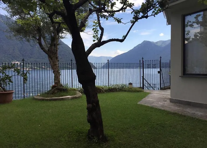 Delicious On Lakeside