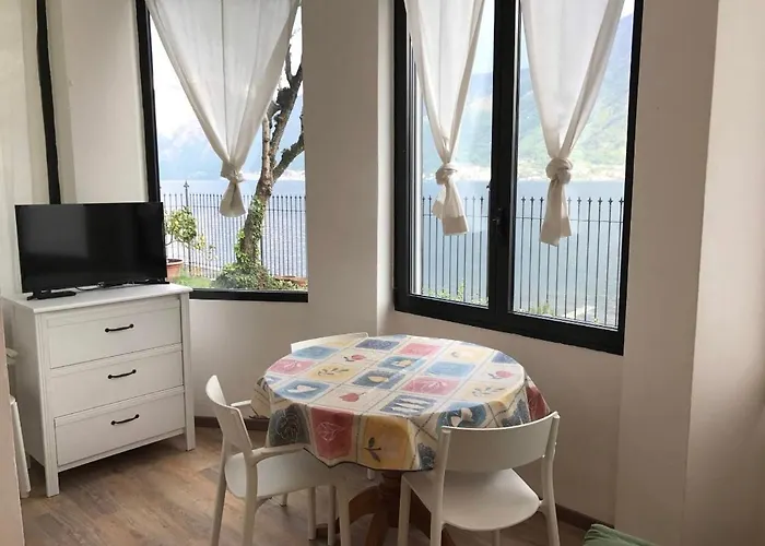 Delicious On Lakeside