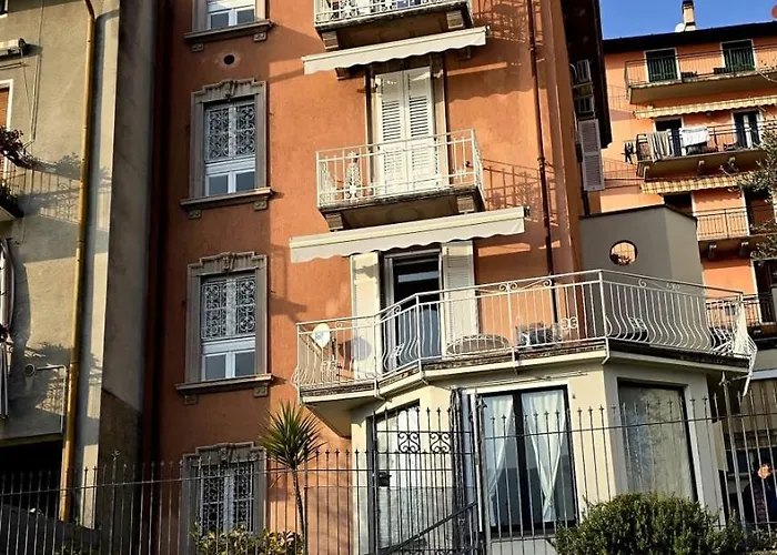 Delicious On Lakeside Colonno